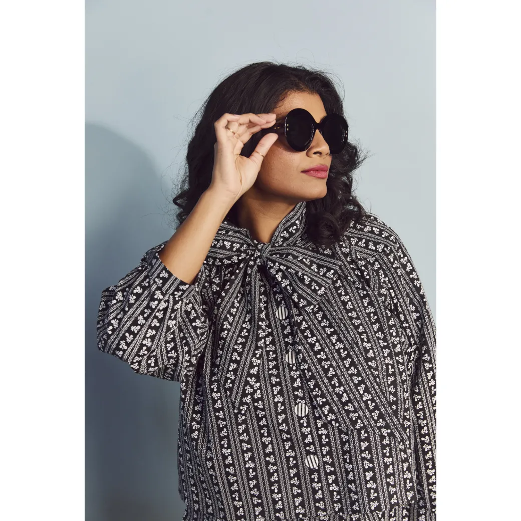 SAMPLE - Big Bow Blouse Cropped - Black Micro Floral