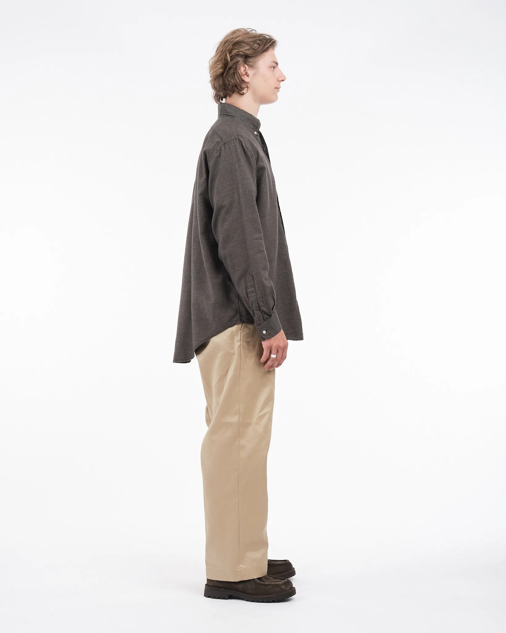 STANDARD BUTTON DOWN SHIRT CHARCOAL GRAY