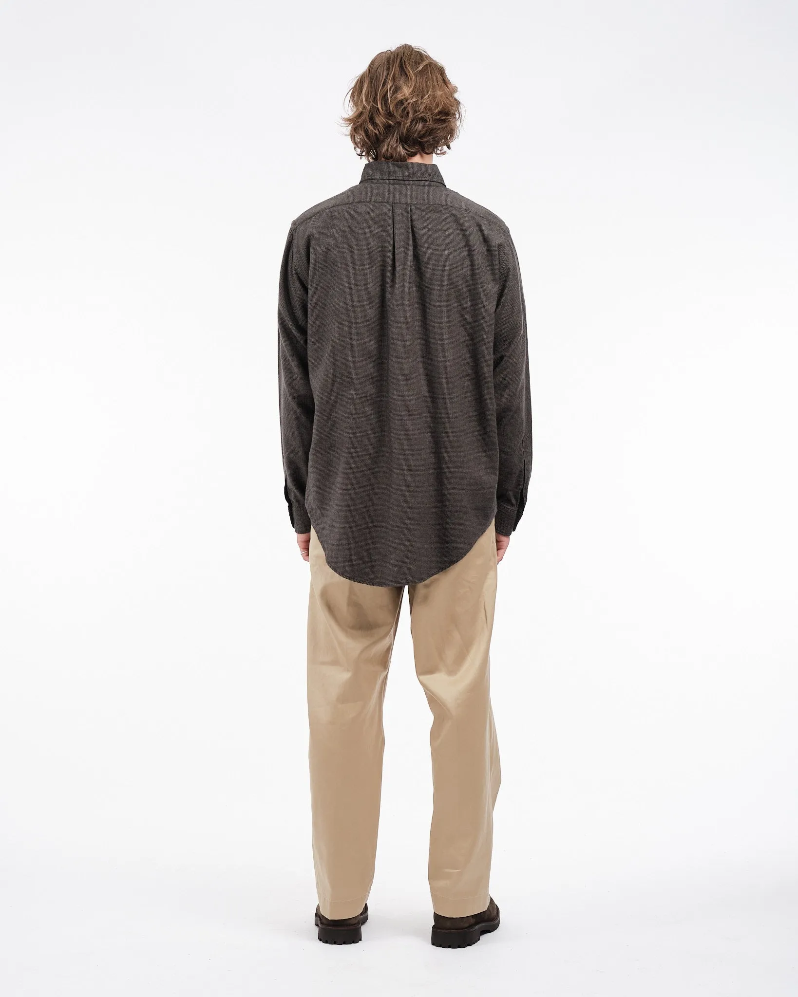 STANDARD BUTTON DOWN SHIRT CHARCOAL GRAY
